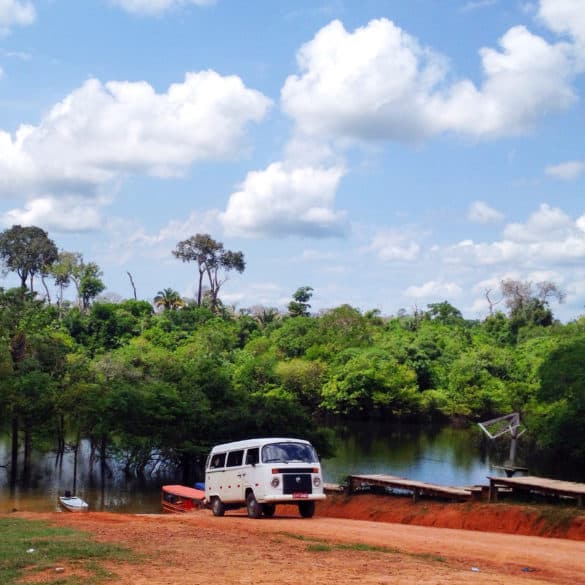 TTW Amazonas Kombi Taxi Taxiiii! - Kombi vans double as taxi's and rally cars on the road to the Amazon.